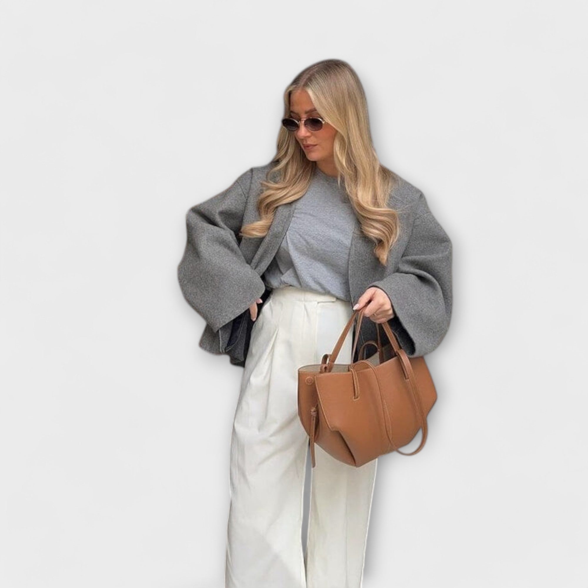 Lyvianne – Vintage Tote Bag