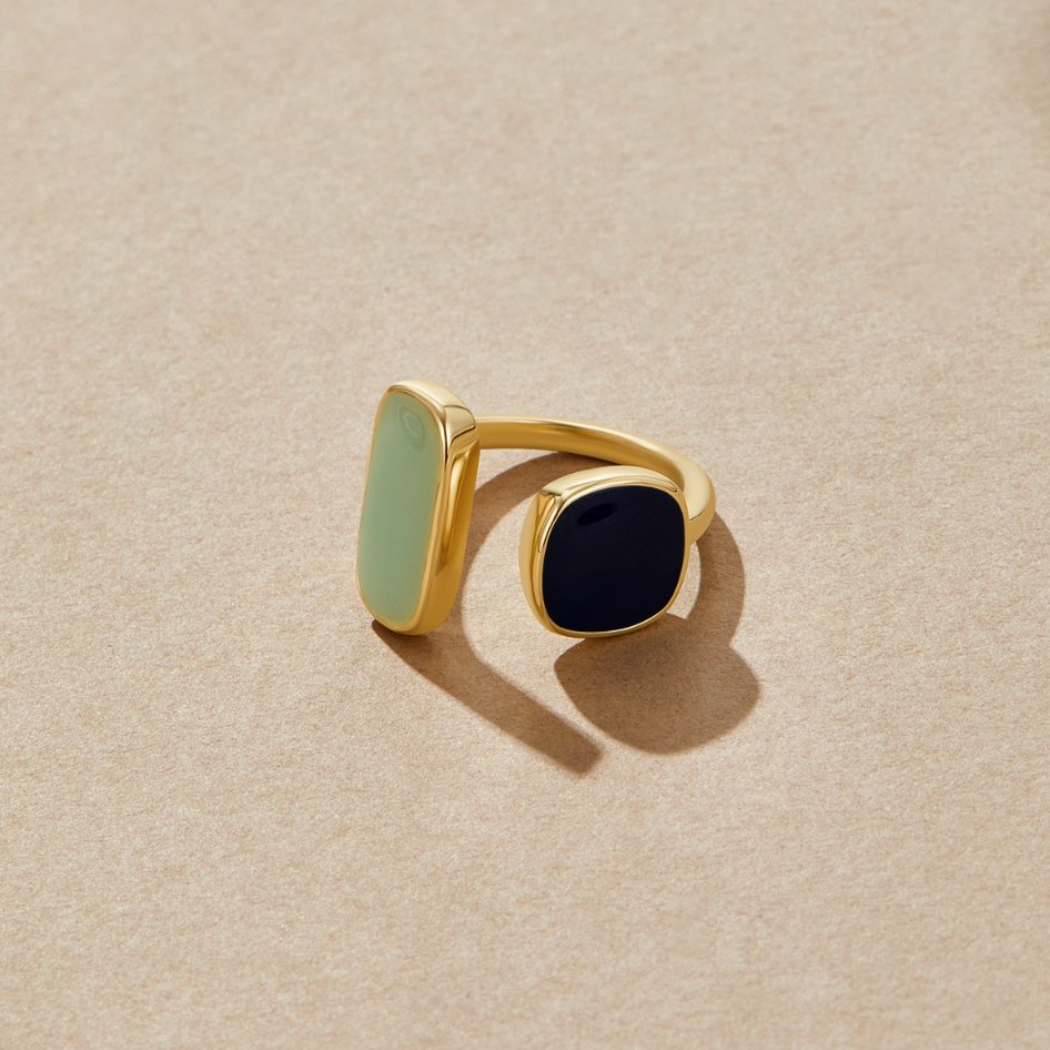 RENHET | ELEGANT INSLAGET RING